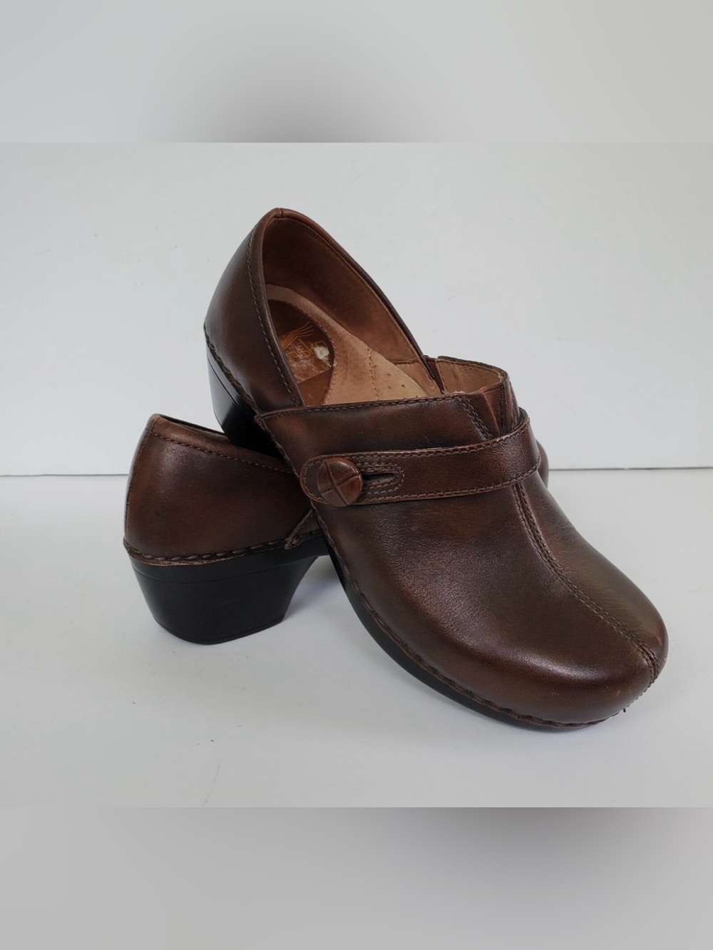 Dansko Solstice Women’s Brown Leather Clog Mule Button Strap Sz 38 (US 7.5-8)